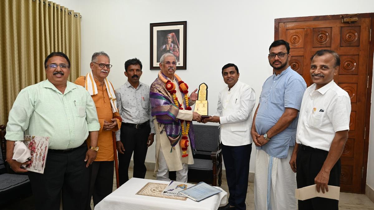 Karnataka Urges Kerala Governor to Reject Malayalam Language Bill