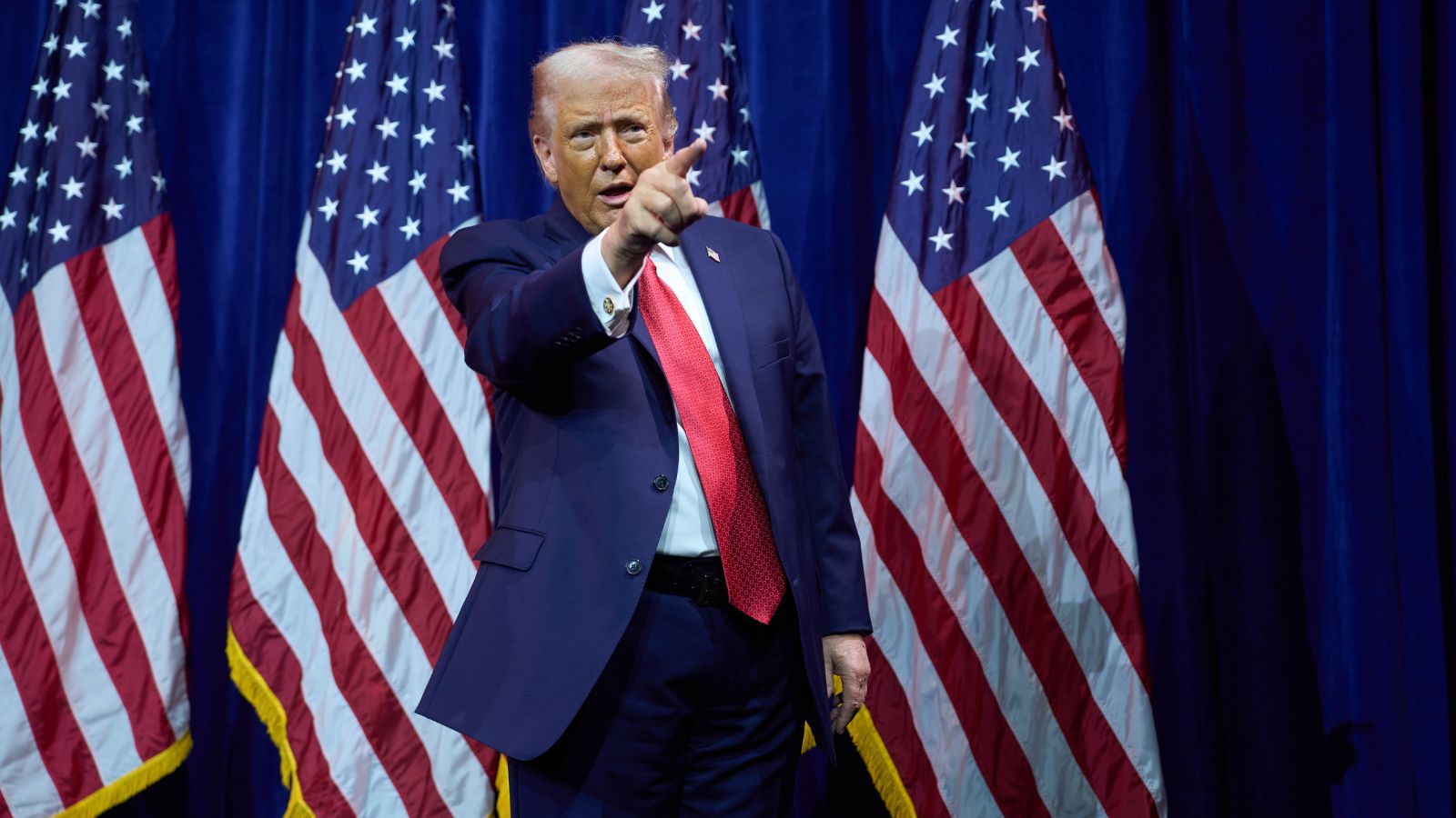 Trump Warns Cuba: 'No Oil, No Money' After Venezuela Action