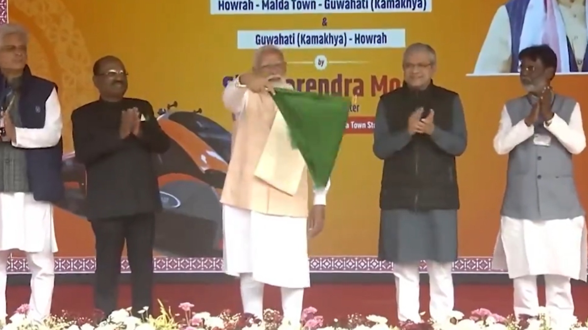 Modi Inaugurates India's First Vande Bharat Sleeper Train in Malda
