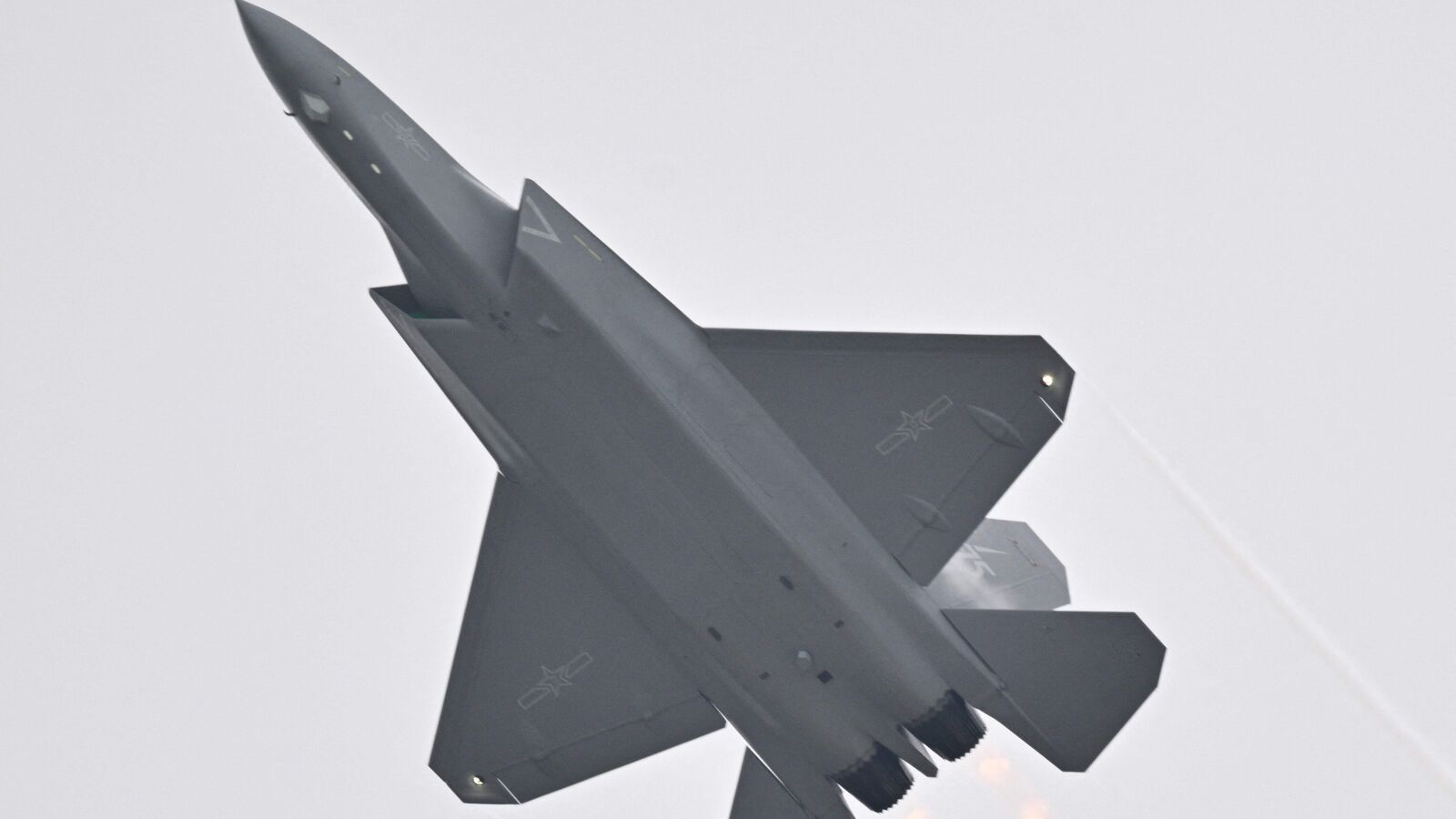 Pakistan Acquires 40 Chinese J-35 Stealth Fighters, Shifts Regional Power Dynamics