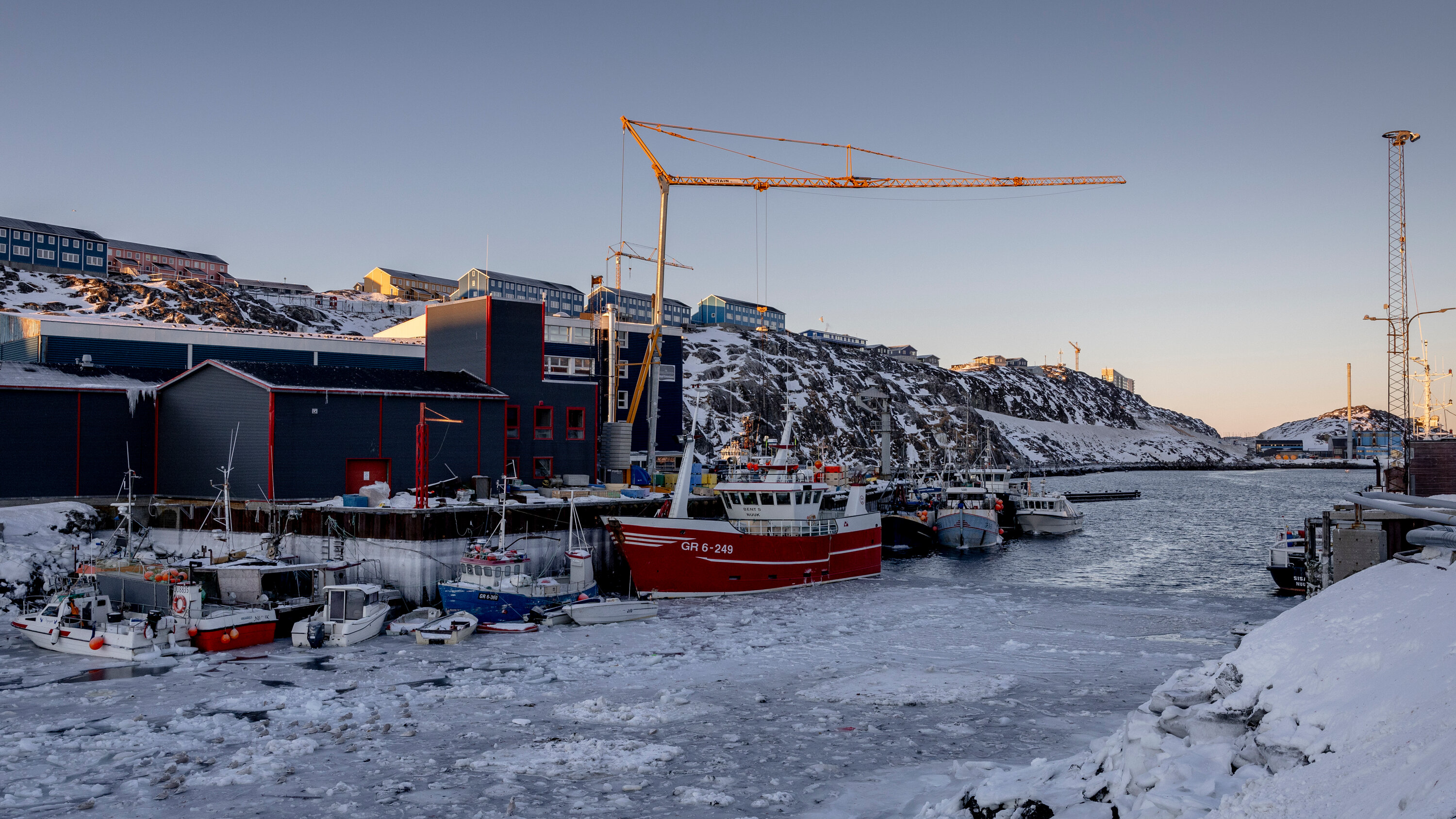 USA Supplies Denmark with Hellfire Missiles Amid Greenland Controversy