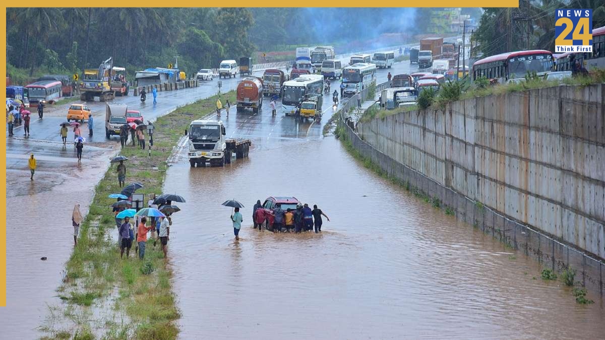 Heavy rain pounds Bengaluru; 8 dead in 24 hours, streets turn to rivers