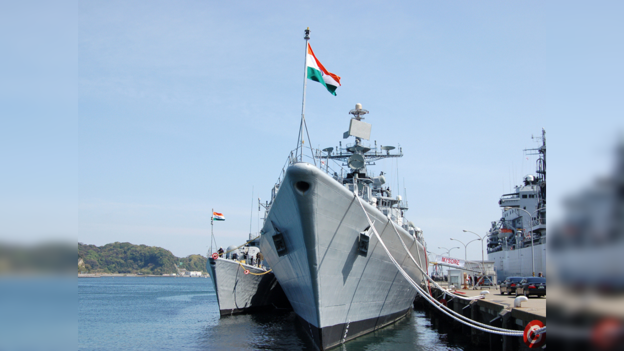 India Considers Navy Deployment to Escort Ships in Persian Gulf