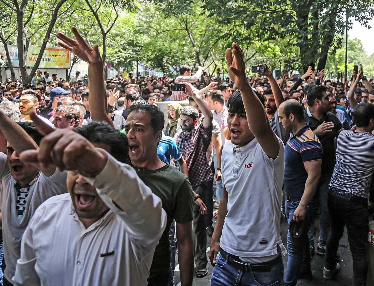Trump Alleges US Sent Weapons to Iranian Protestors