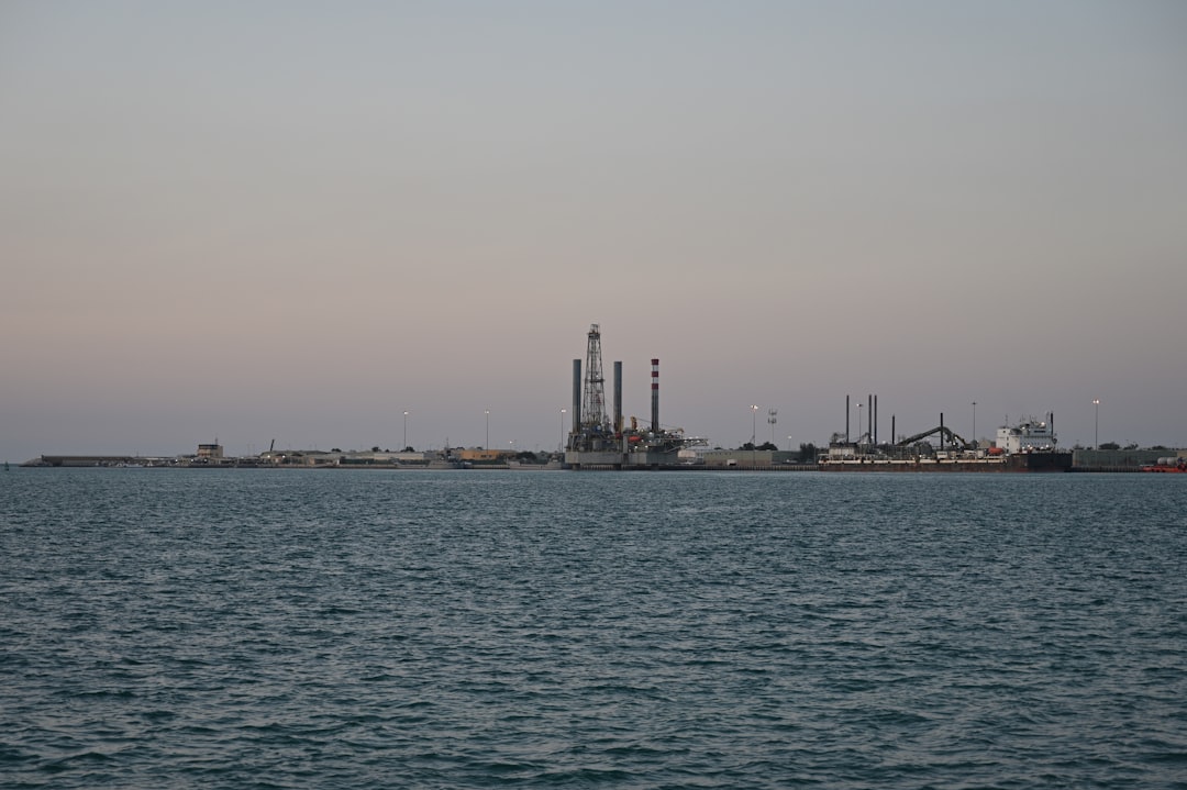 UAE Shuts Major Refinery After Loud Blasts Near Dubai Airport