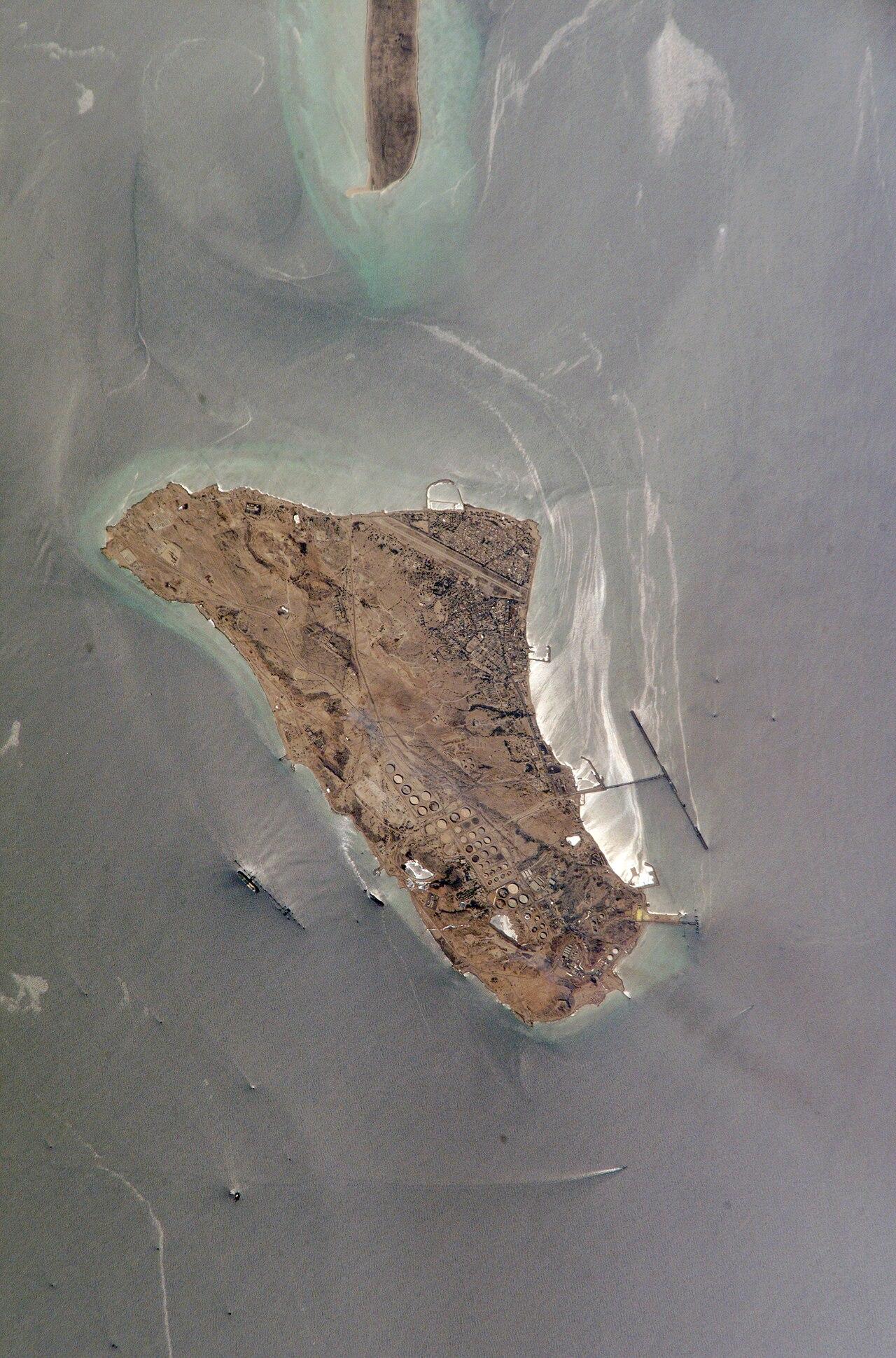 Iran and US Near Confrontation Over Strategic Kharg Island