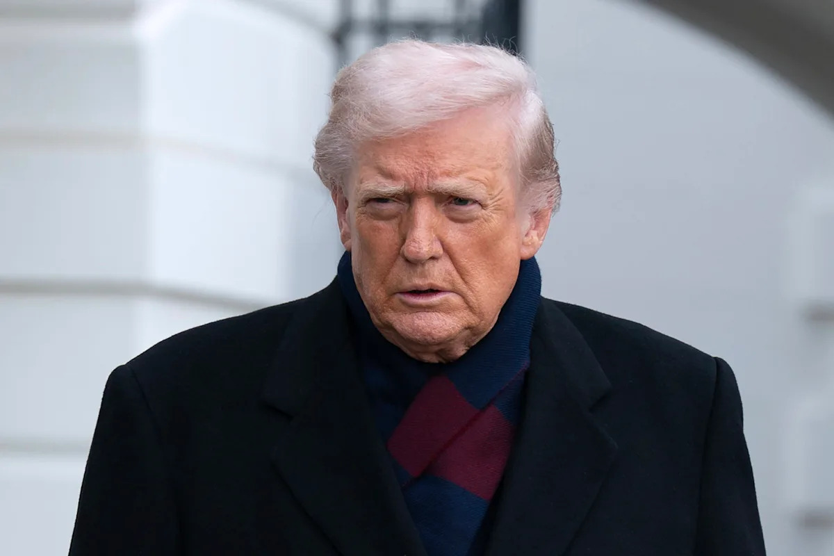 Trump Defends ICE Officer in Minneapolis Shooting Incident