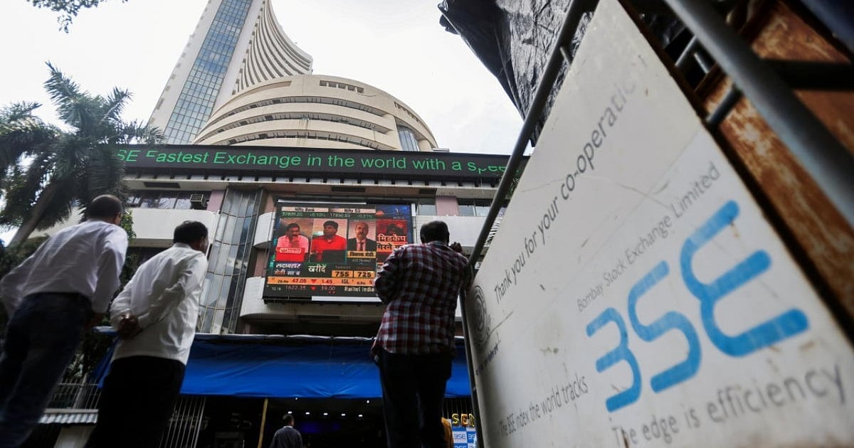 India Stock Market Dips as Reliance and HDFC Bank Struggle