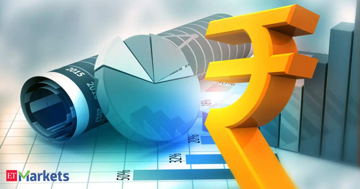 Rupee falls to 90.27 against dollar amid trade deal delay