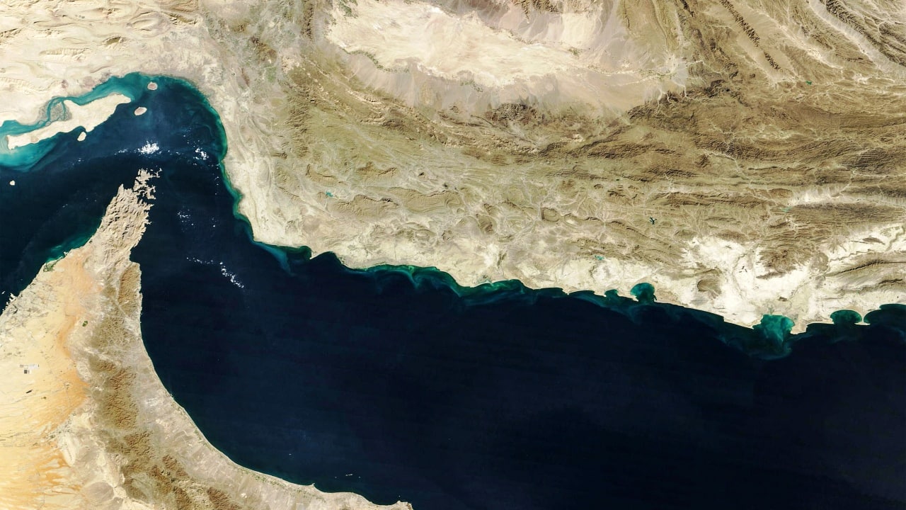 Iran to Charge $1 Per Barrel for Oil Tankers in Strait of Hormuz